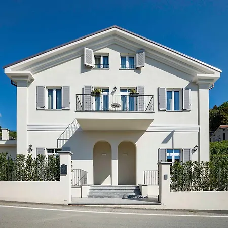 Aparthotel Gremi -